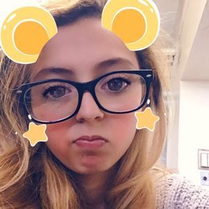 Meet your Posher, Dafne